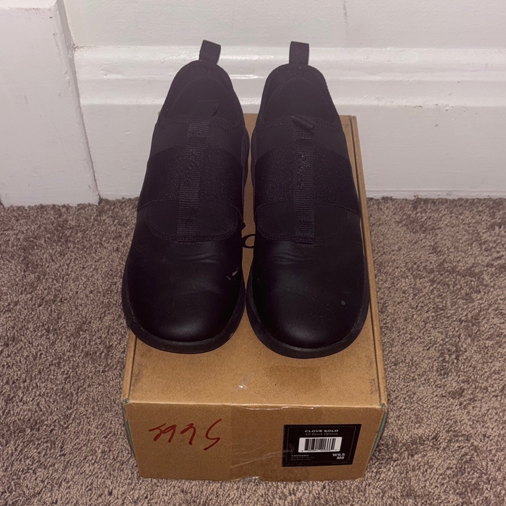 Clove black Solo shoes size 9.5 women’s